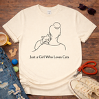 Girl who loves cats T-Shirt